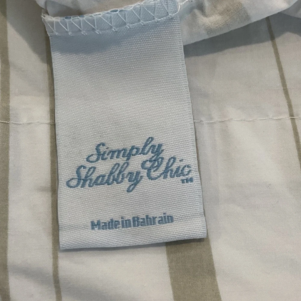 Simply Shabby Chic twin top sheet with two pillowcases
